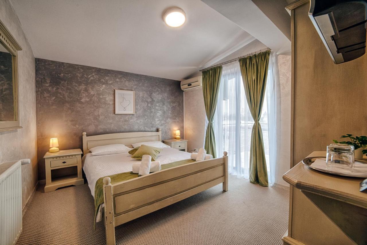 Casa Vatra Radauti Hostel Eksteriør bilde