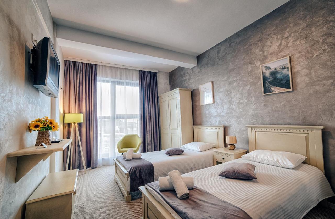 Casa Vatra Radauti Hostel Eksteriør bilde