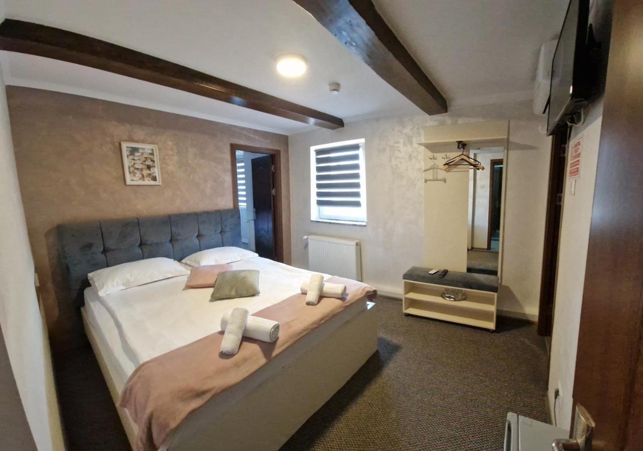 Casa Vatra Radauti Hostel Eksteriør bilde