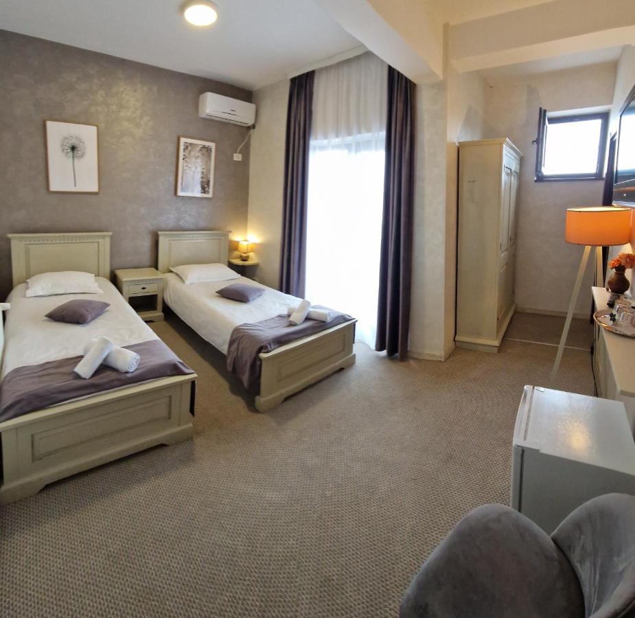 Casa Vatra Radauti Hostel Eksteriør bilde