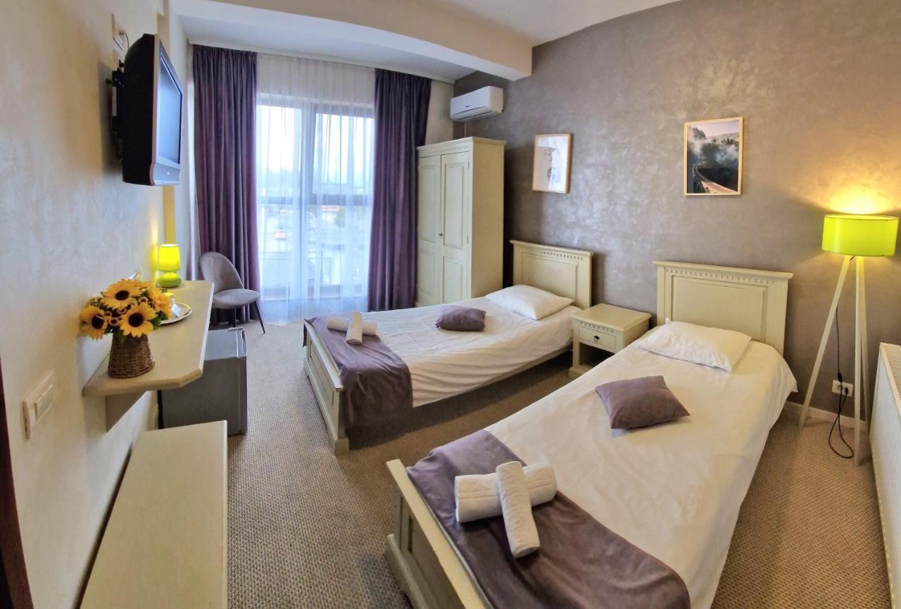 Casa Vatra Radauti Hostel Eksteriør bilde